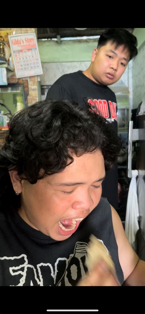 Nagfinger ako sa bahay ng tropa ko habang tulog yung bff ko haha.
